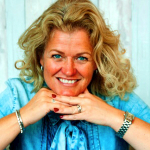 Hanita van der Meer, Thomas Cook