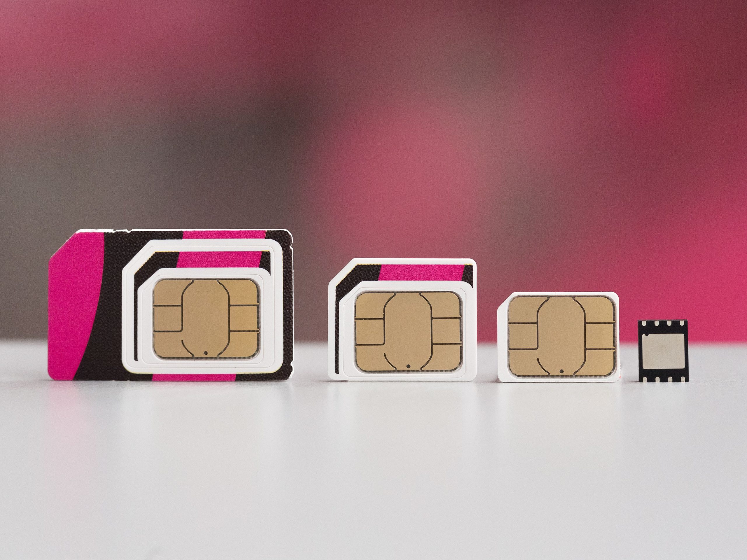 Сим это. Есим симкарта. Nano‑SIM И Esim. Сим карта Esim. Что такое Nano SIM И Esim в айфоне.