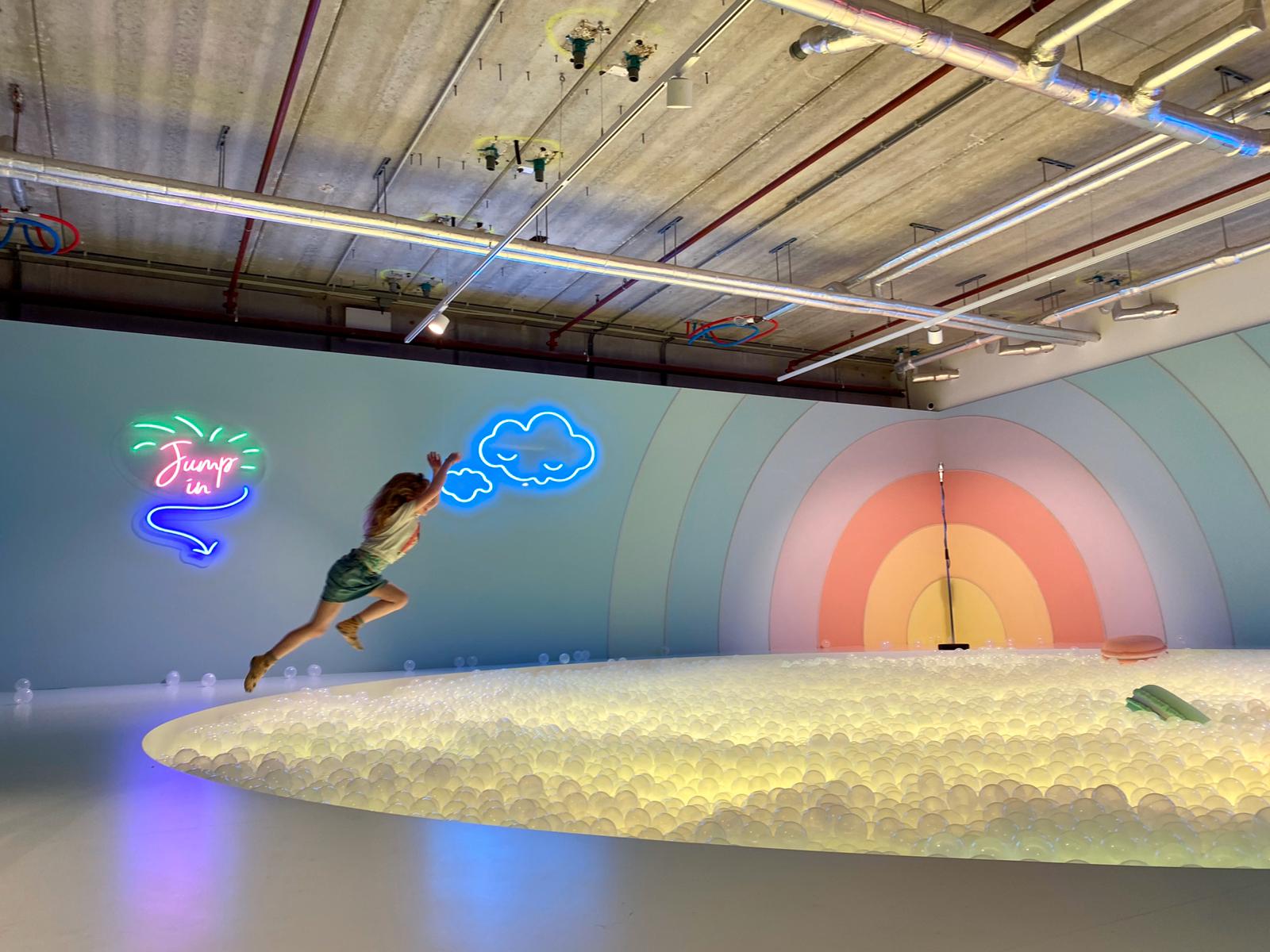 daily dialogues aan de slag voor Instagrammuseum The Upside Down Emerce