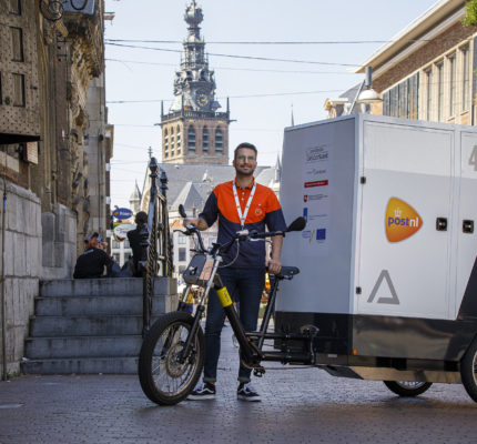 weg te verspillen munt Absurd PostNL test elektrische transportfiets in Nijmegen - Emerce