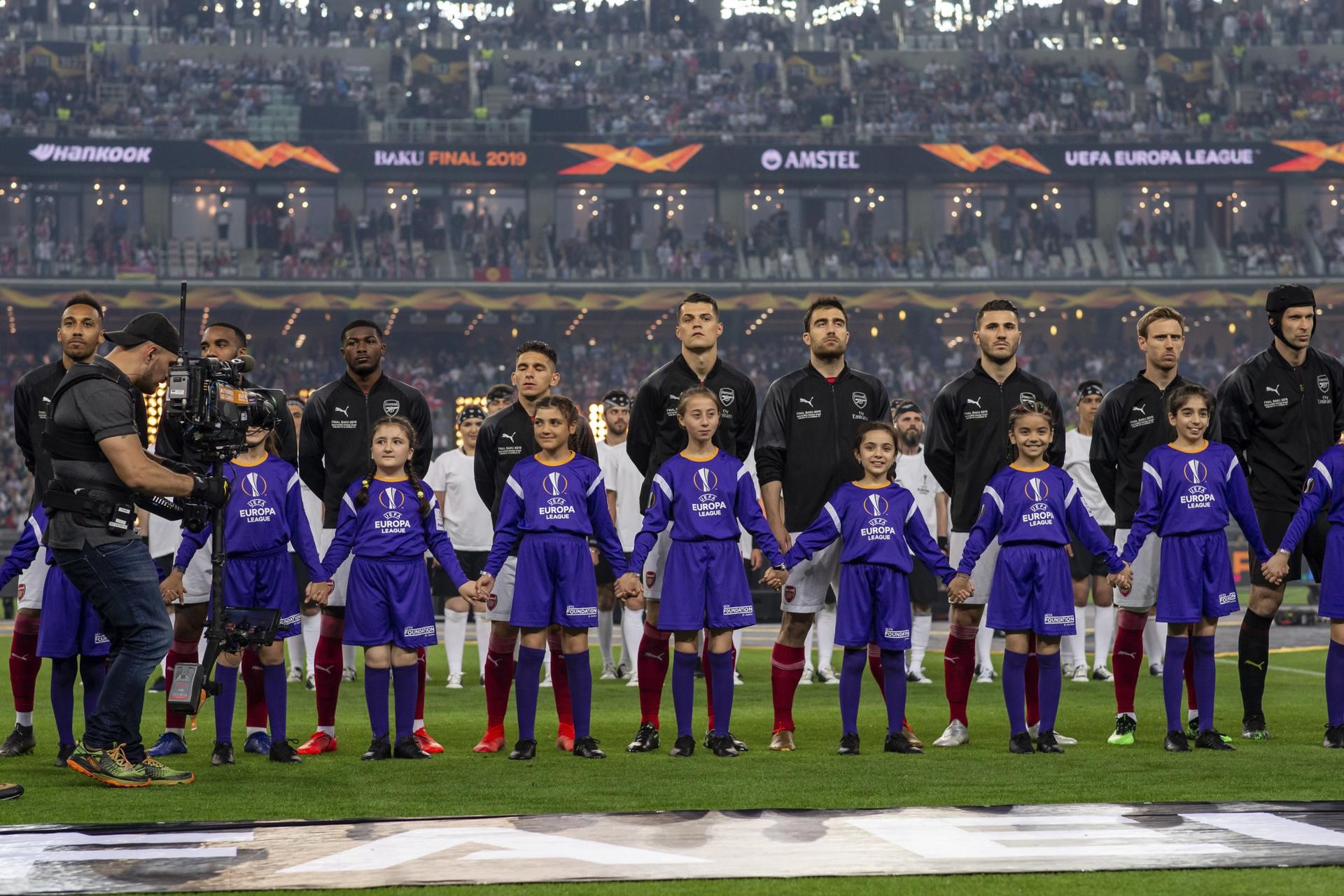 FedEx wordt officiële sponsor van de UEFA Champions League ...