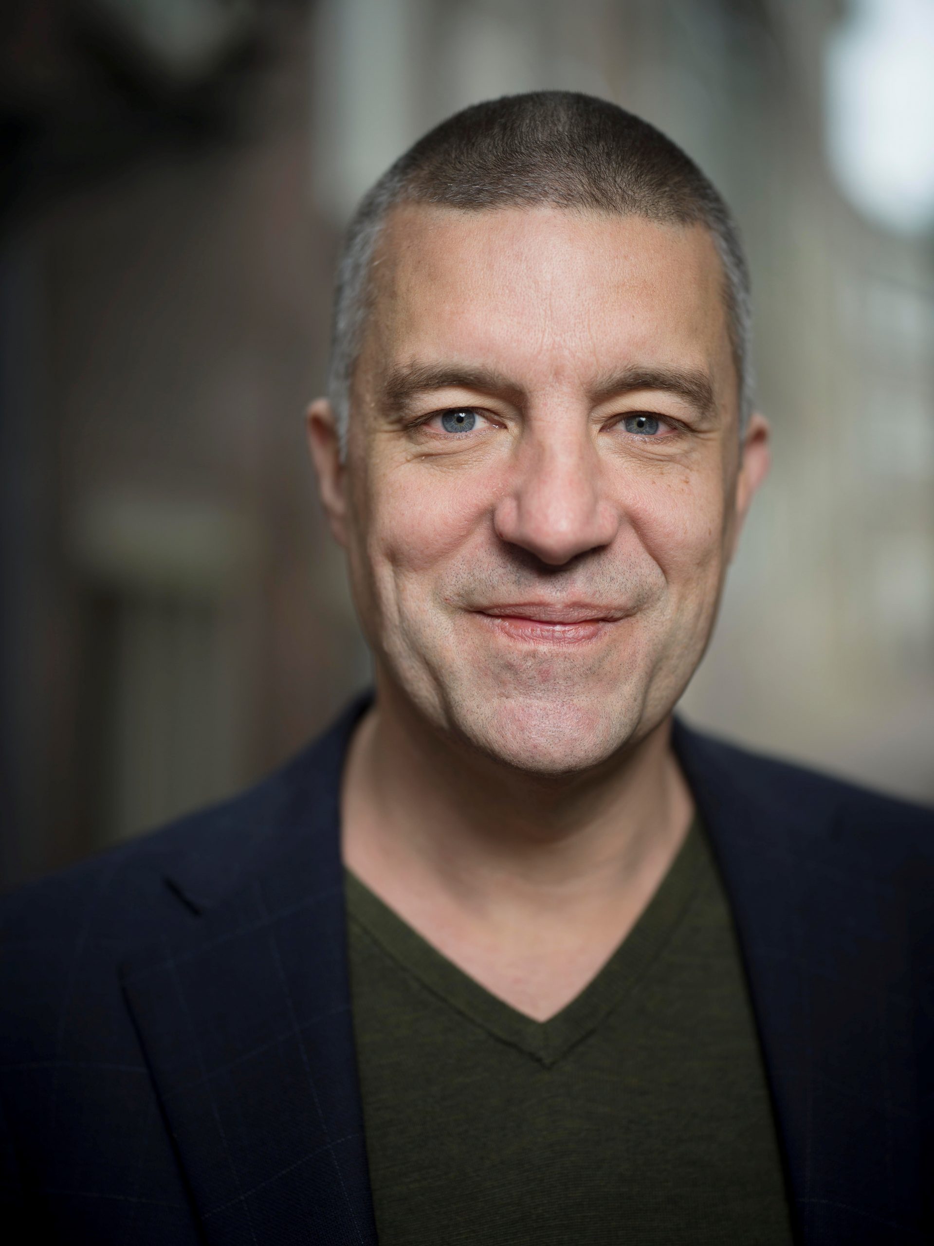 Presentator Pieter van der Wielen maakt overstap van publieke omroep naar NRC Journalist en Presentator Pieter van der Wielen maakt overstap van publieke omroep naar NRC Journalist en