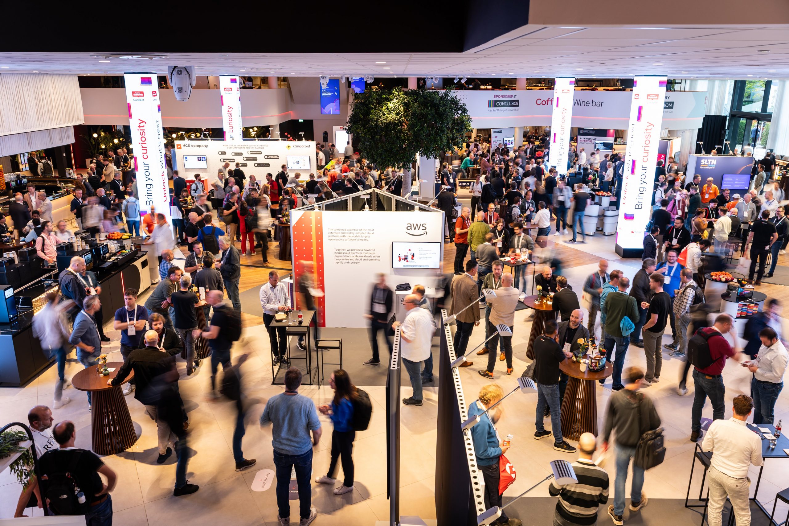 Red Hat stelt Red Hat Developer Lightspeed voor: slimme AI-hulp voor ...