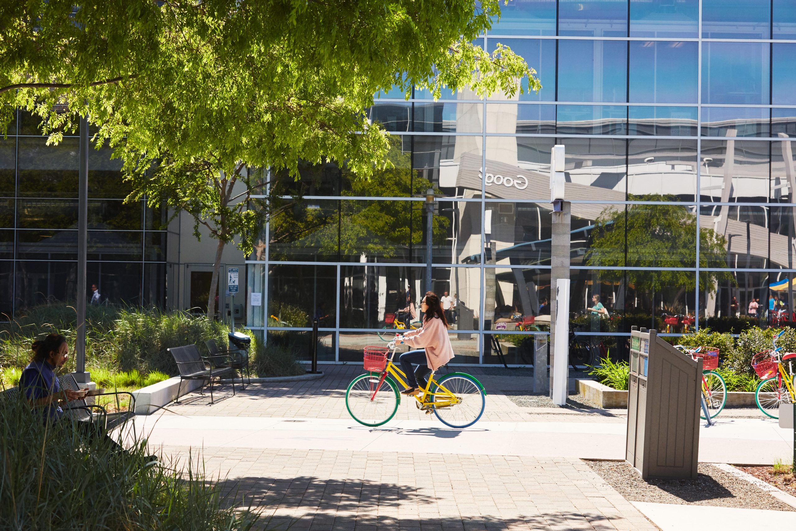 Alphabet boekt 24 procent omzetgroei dankzij sterke AI-vraag en cloudprestaties